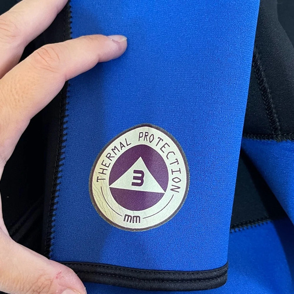 Adult sized Seaquest shorty black/blue long sleeve wetsuit Size large - Picture 5 of 5